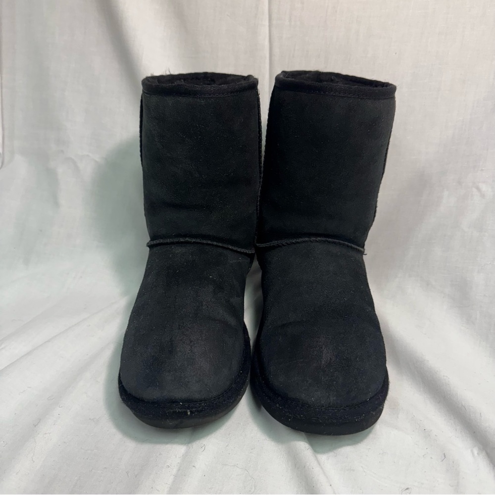 Koolaburra by UGG classic short suede boots black size 9